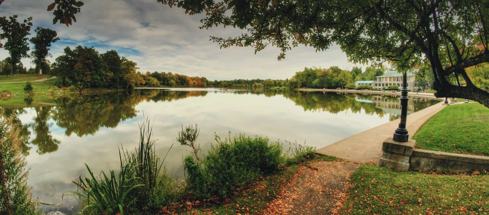 A beautiful view of Hoyt Lake